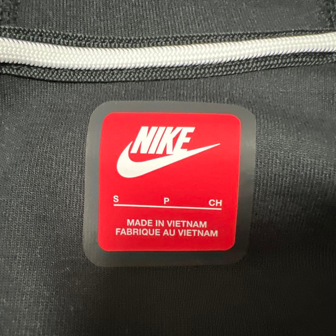 NIKE テックフリース