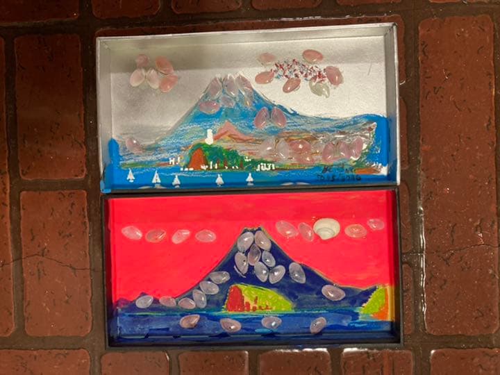 幻想絵画、空飛ぶ画家糸川裕志の富士山曼荼羅図の箱絵、桜貝とのコラボレーション