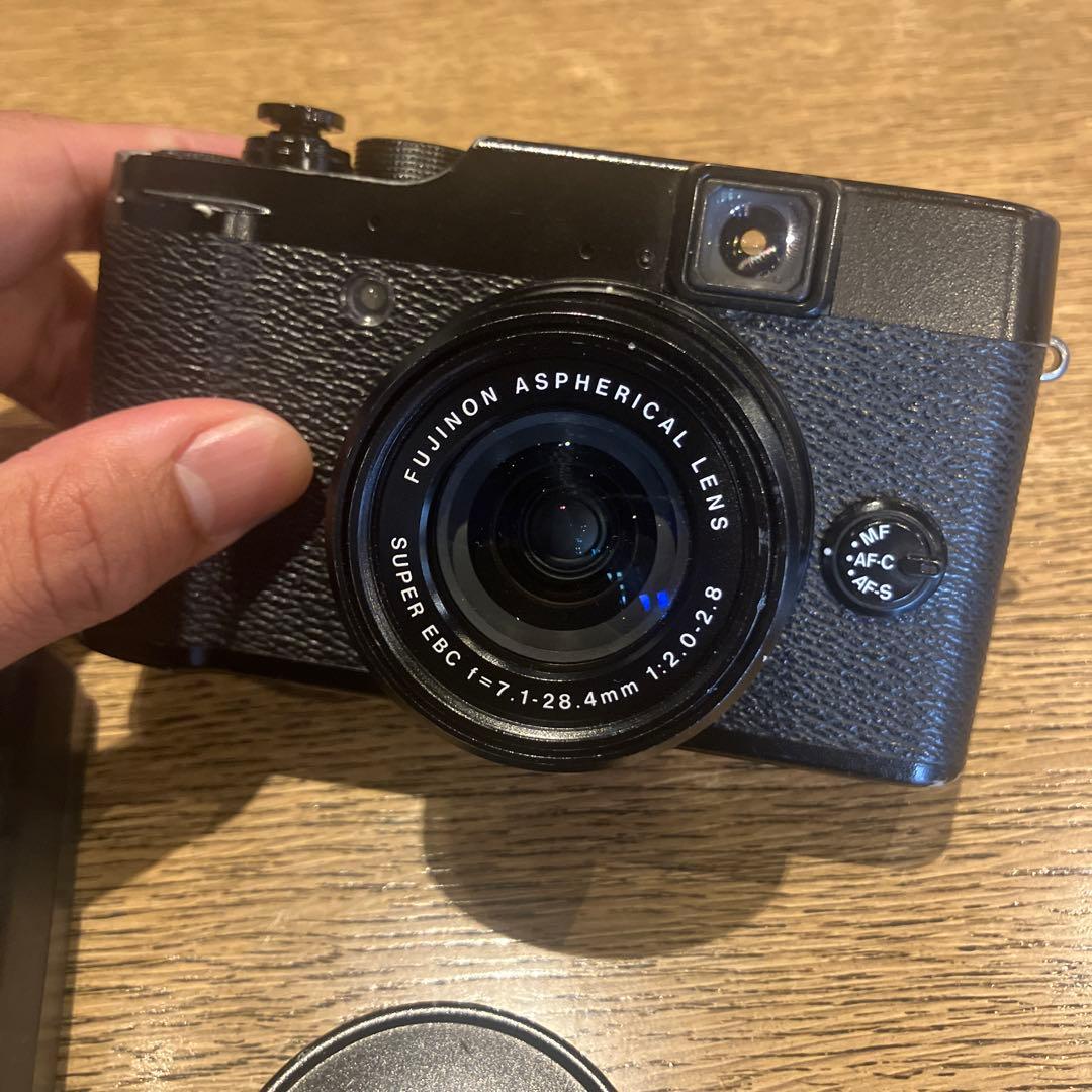 Fujifilm X10 富士フィルム　コンパクトデジタルカメラ