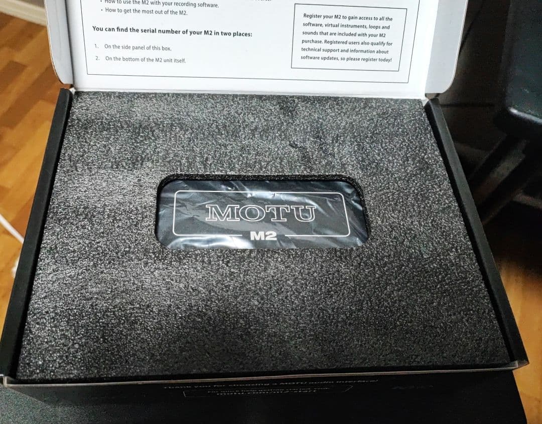 MOTU M2 インターフェース【液晶破損有り】