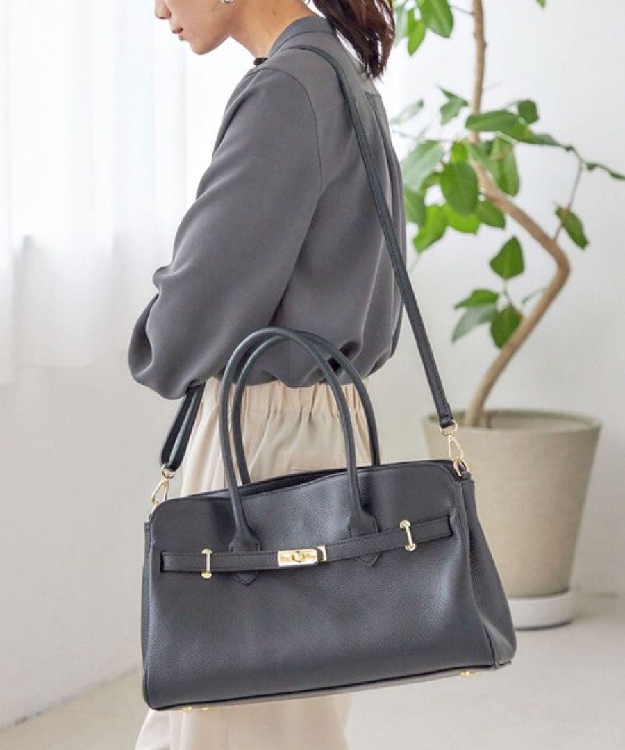 ミロスレザー ショルダーバッグ黒