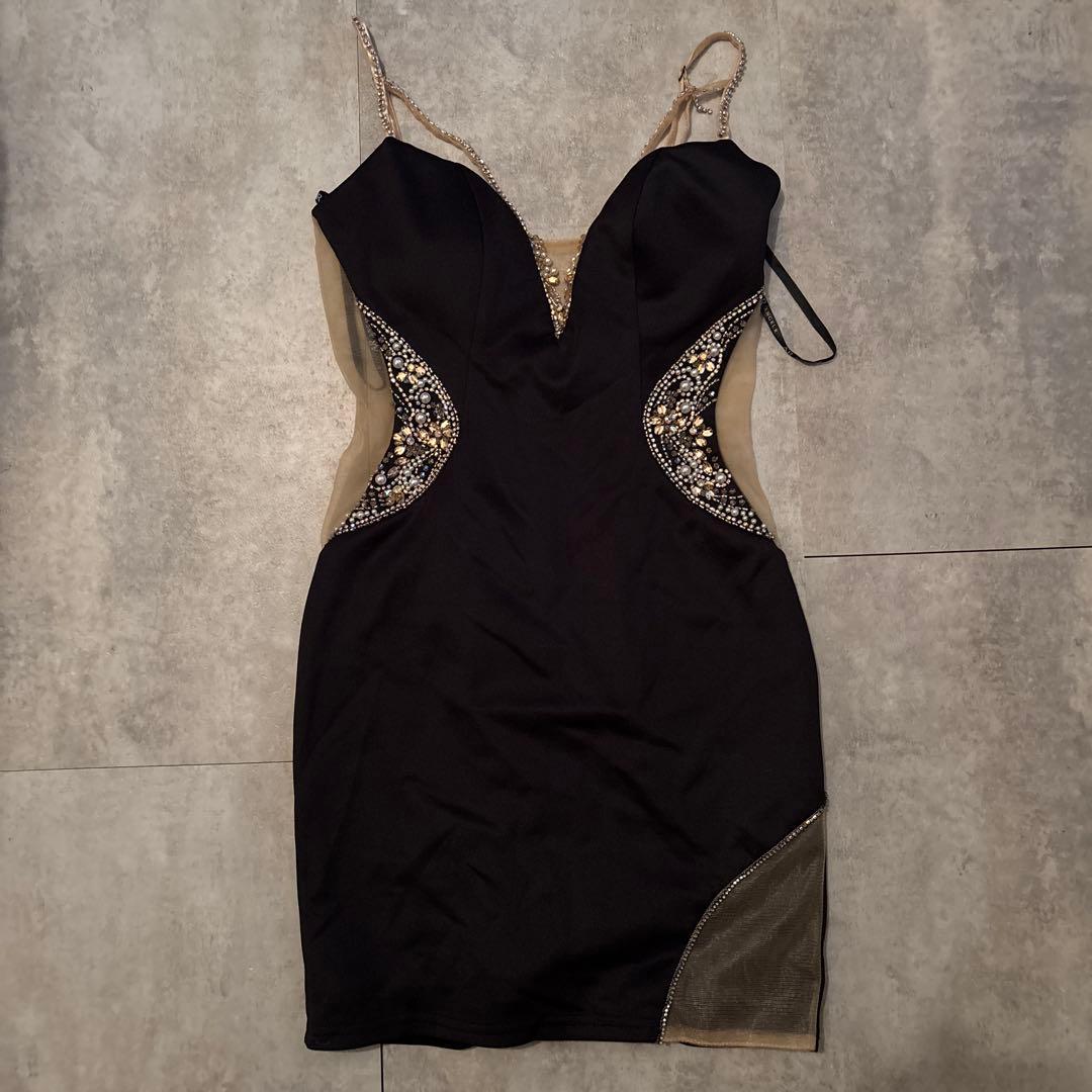 ビーズ装飾Vネックタイトドレス