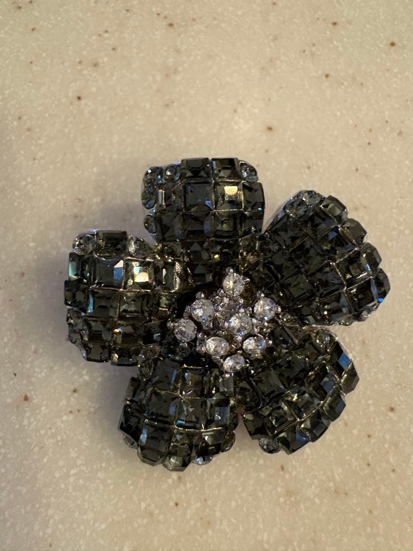 【美品】フォクシー ブローチ　お花 ストーン　FOXEY