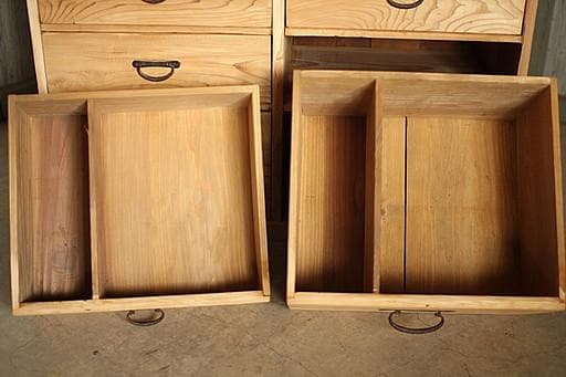 古い木製の引き出し　12杯　タンス　収納　古家具　古民家