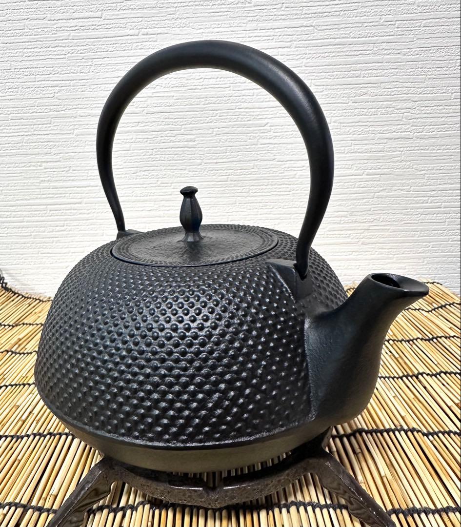 新品、供箱、栞付　南部盛栄堂(OIGEN)造　平型アラレ１.５Ｌ　ＩＨ対応品