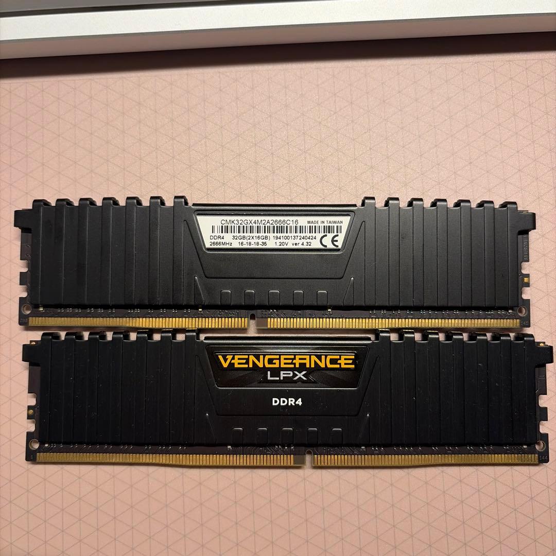 メモリー Corsair Vengeance LPX 32GB DDR4 2666MHz