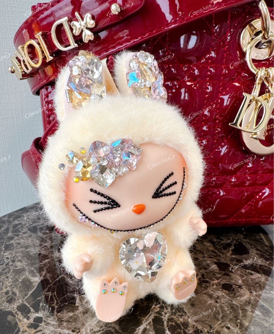 スワロフスキー　ラブブ　デコレーション　Have a Seat SISI シート