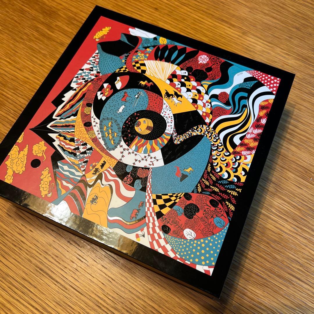 新品未使用　GOBI グラデーションマフラー アイボリー・ホワイト