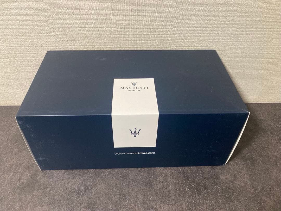 Maserati Ghibli ダークブルー