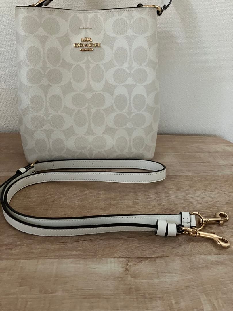【三が日限定価格】COACH ホワイト ロゴプリント ハンドバッグ