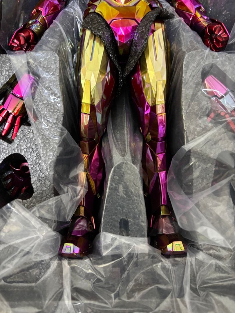 ホットトイズ　アイアンマン・マーク4プリズムアーマー