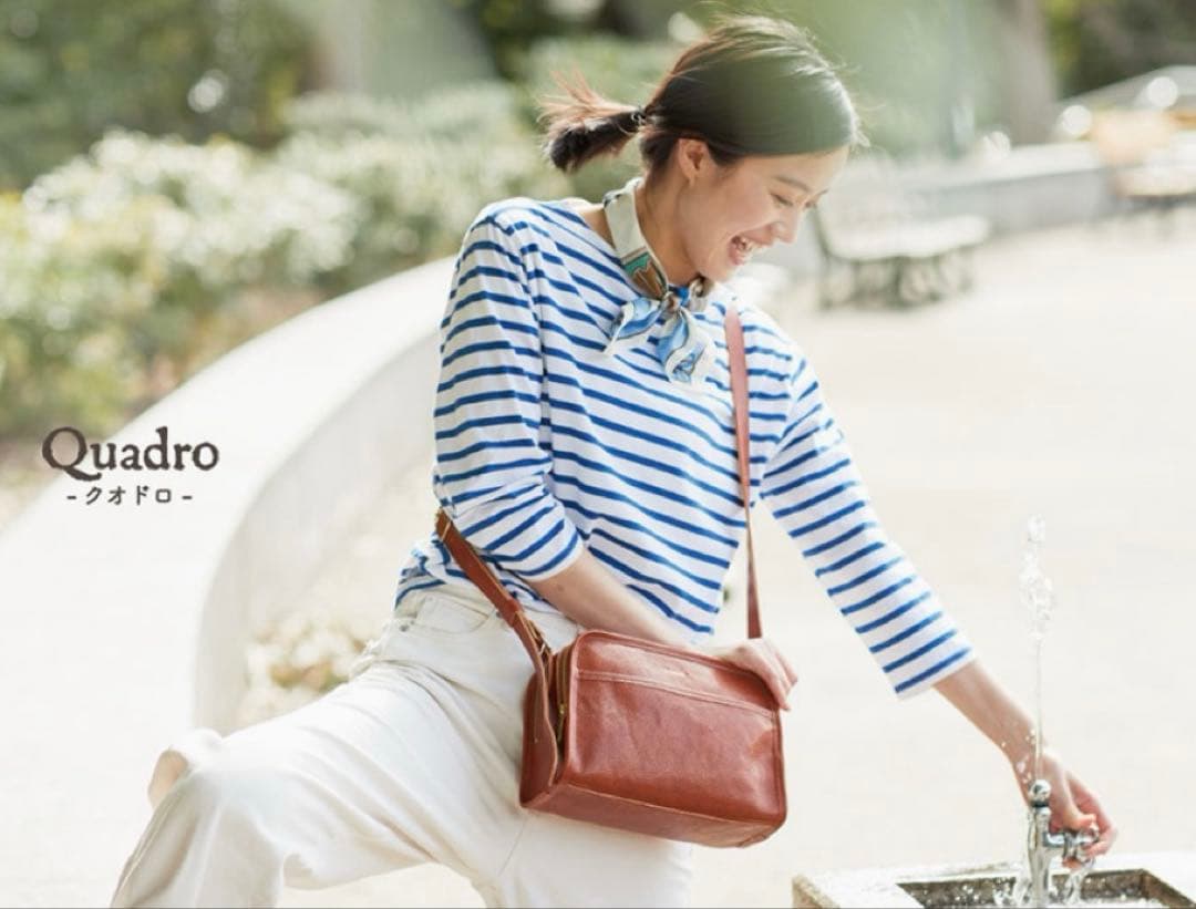 未使用 キソラ ショルダーバッグ本革クオドロ kissora 牛革 日本製レザー