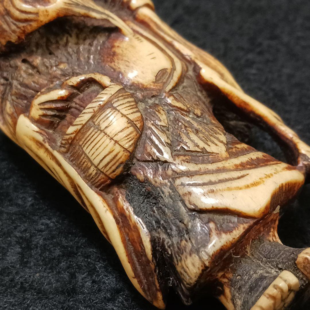 専用X214-2 江戸時代根付 細密彫刻 人物根付 鹿角材彫刻　ね