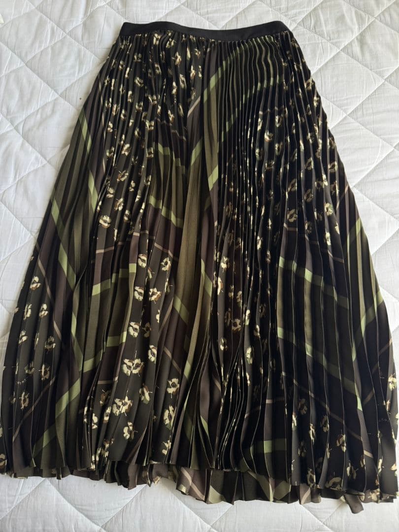 未使用　サカイ　sacai　小花柄　迷彩　プリーツ　スカート　正規品　裏地付き