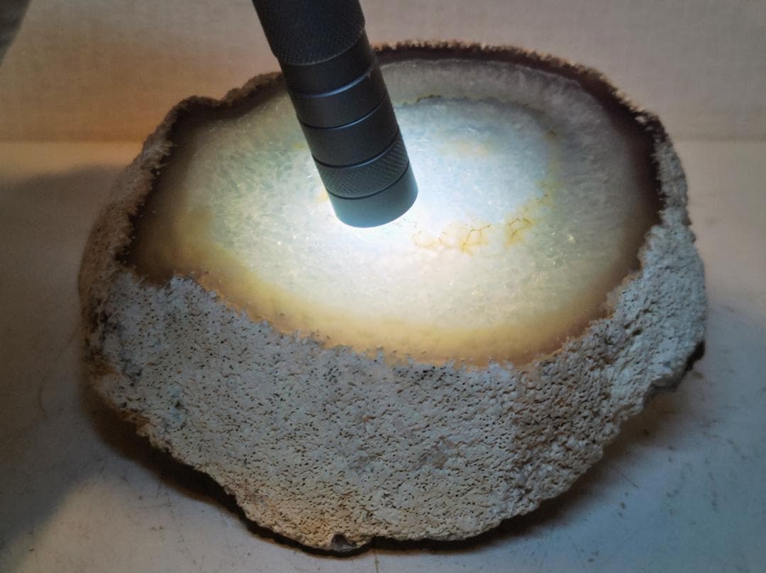 瑪瑙 1.9kg メノウ 原石 鑑賞石 自然石 誕生石 水石 鉱物 宝石 置石