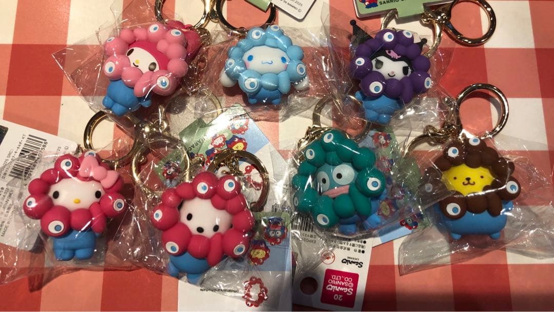 サンリオキャラクターズ ミャクミャクなりきり立体マスコットカラーキーホルダー