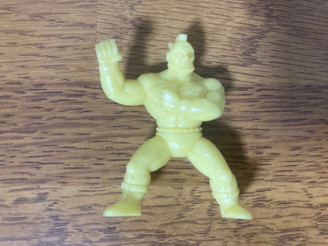 ストリートファイターⅡ ザンギエフ　消しゴム　黄色