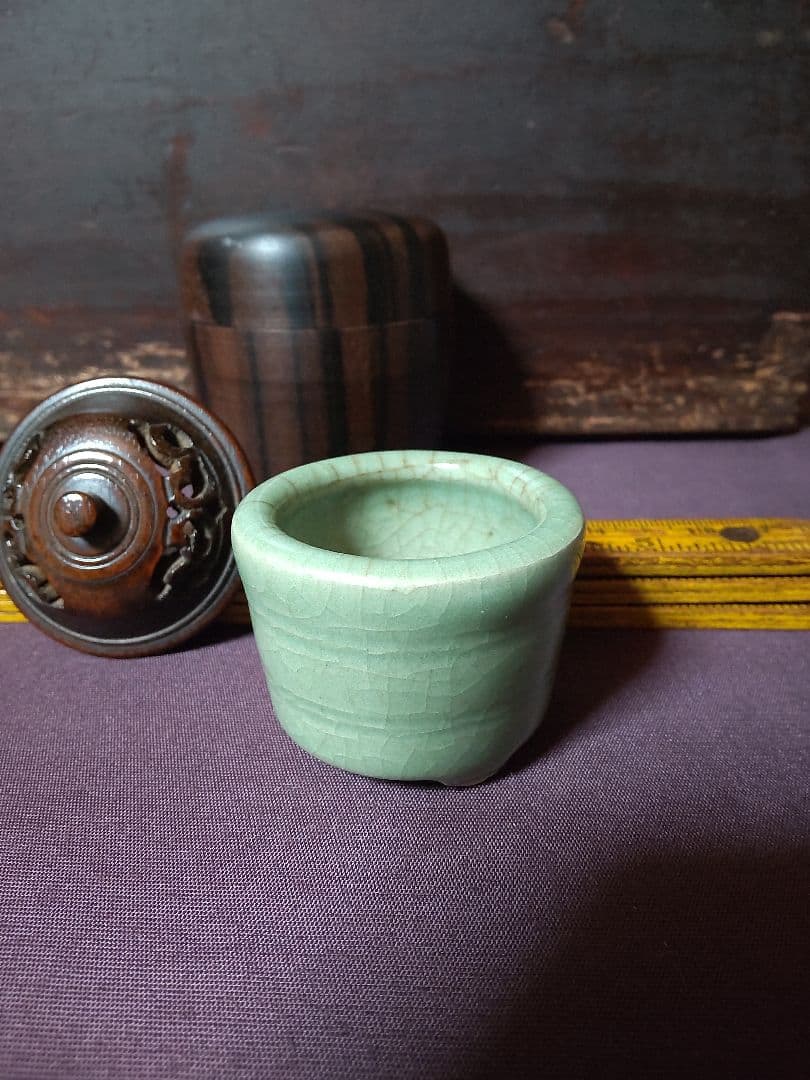 龍泉窯　青磁 陰刻 輪線 筒盃