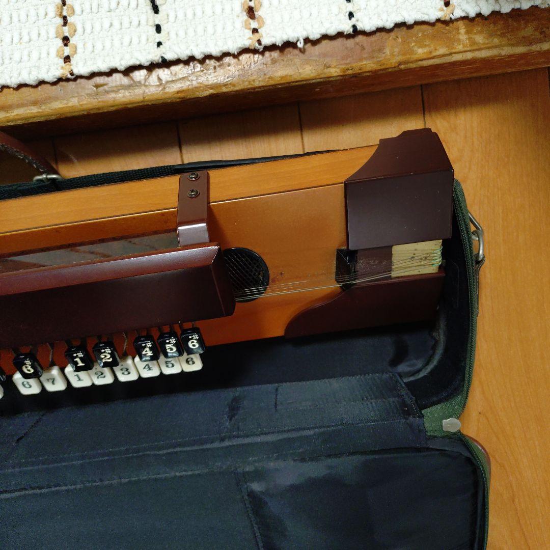 大正琴本体 ケース付き 茶色