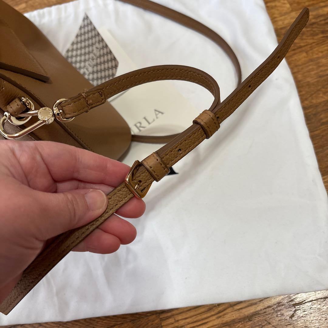 FURLA レザー ショルダーバッグ　　★タイムセール★本日22時まで★