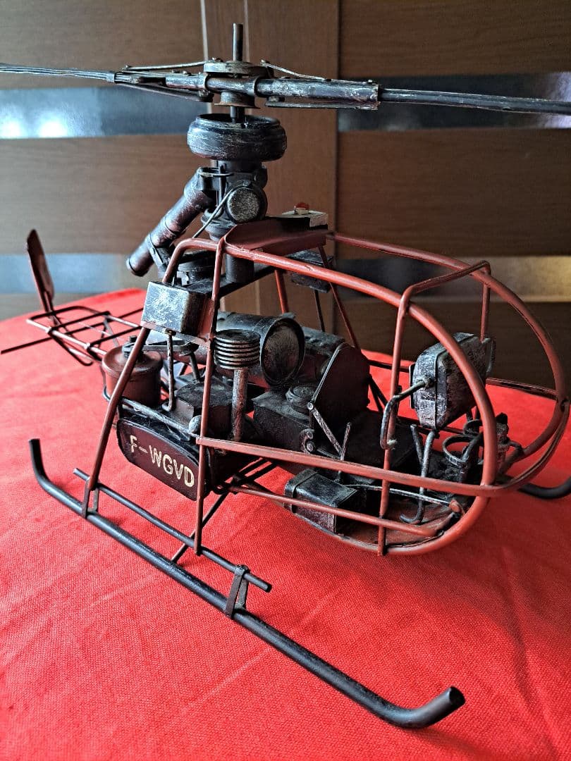 OSA 出品‼️ヘリとプロペラ機２点‼️