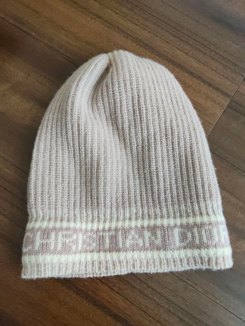 ディオールDior 薄ピンク ニット帽