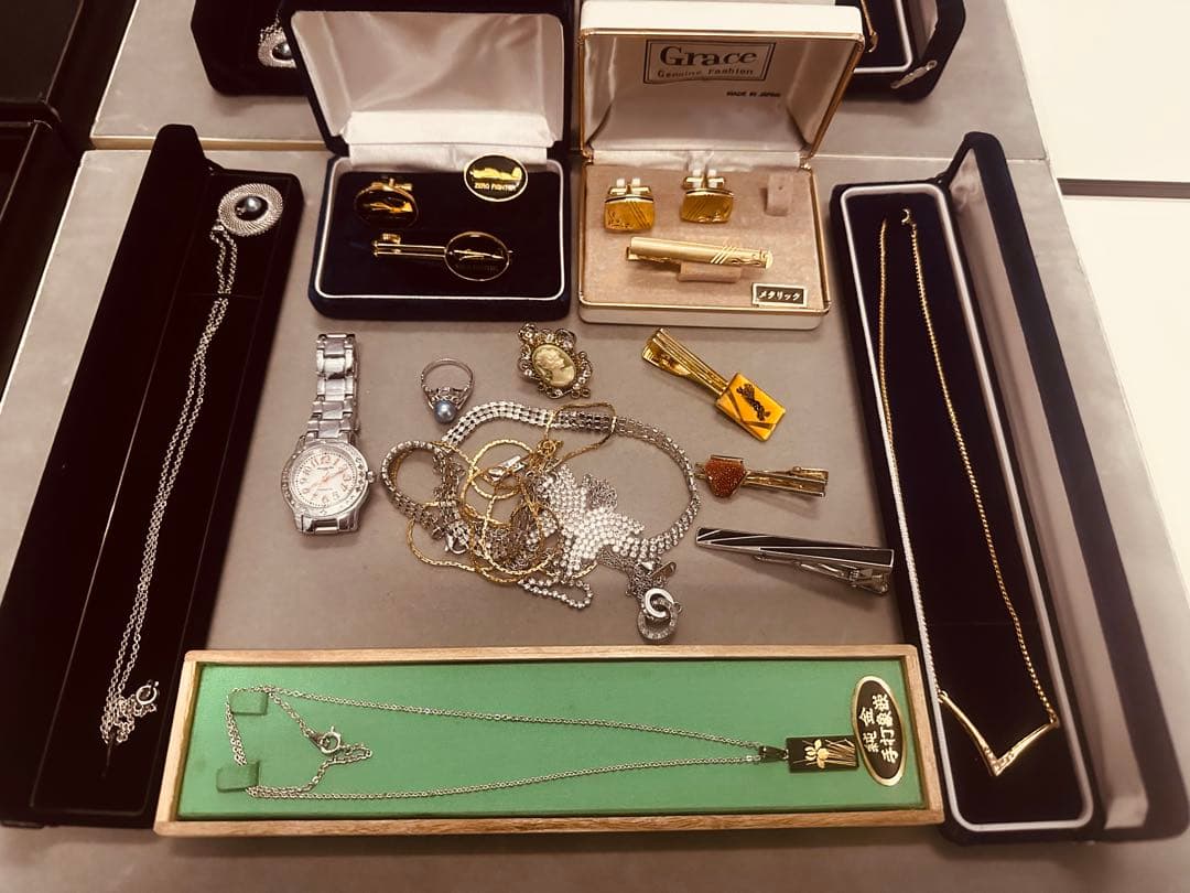 y*g様 遺品整理品と自分が頂いた物などになります。