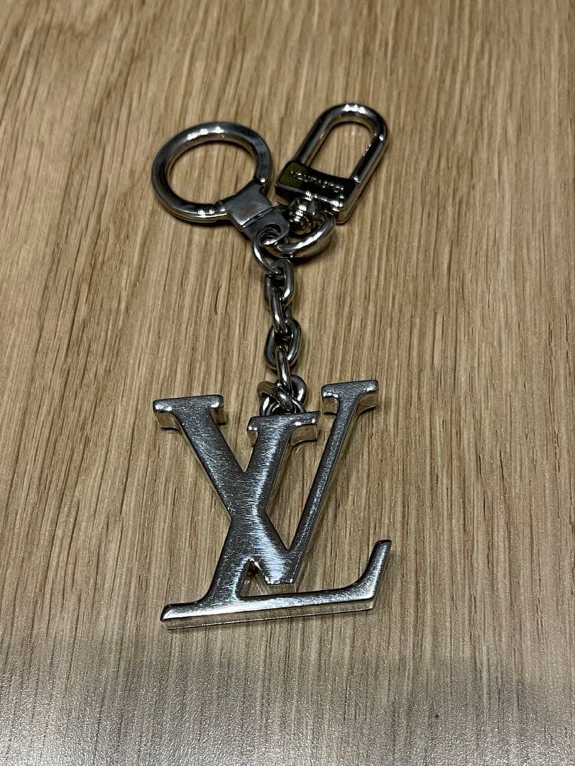 アクセサリー J