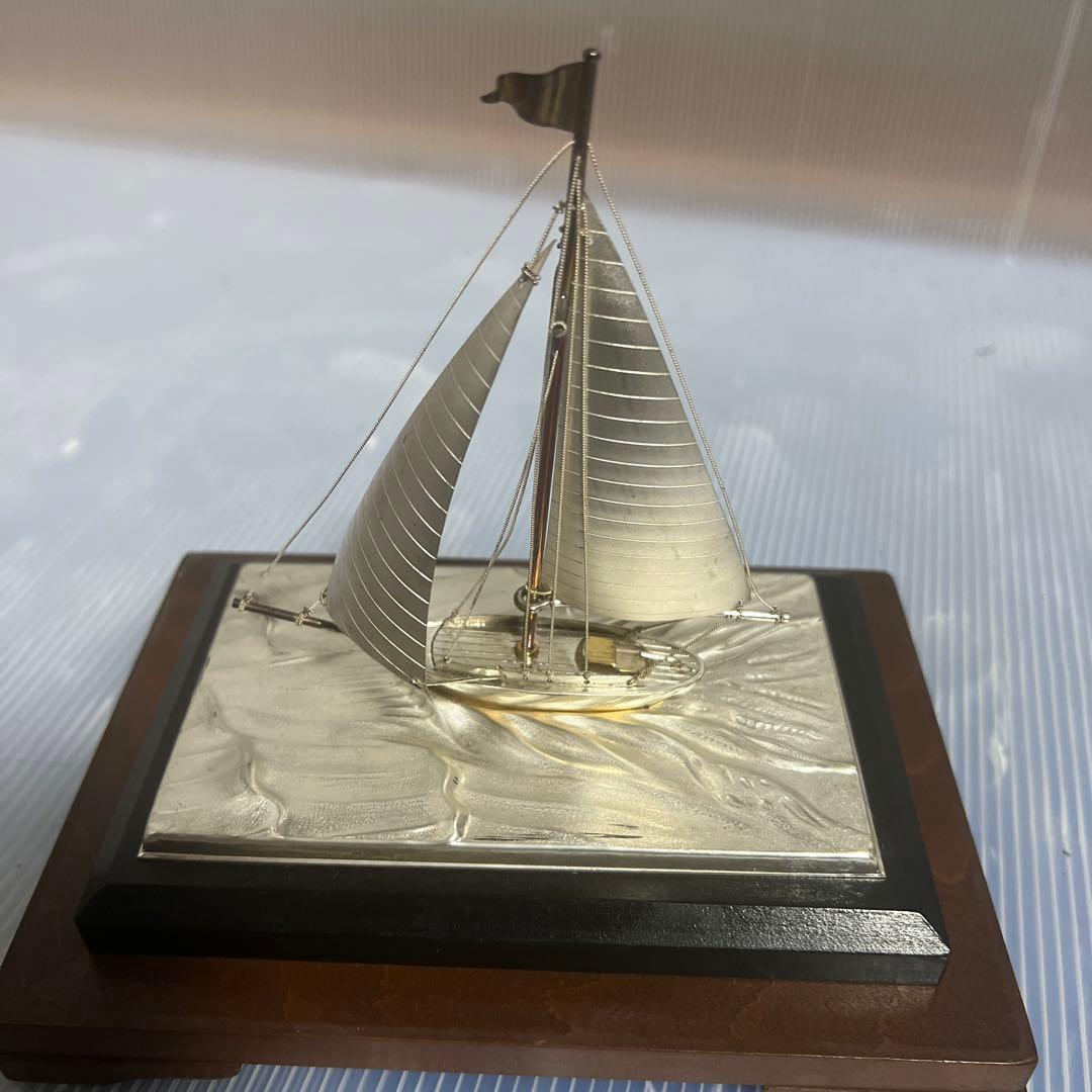 ラ*ム様 銀製品 ヨット 航海船 帆船 ガラスケース付き 縁起物 工芸品 置物