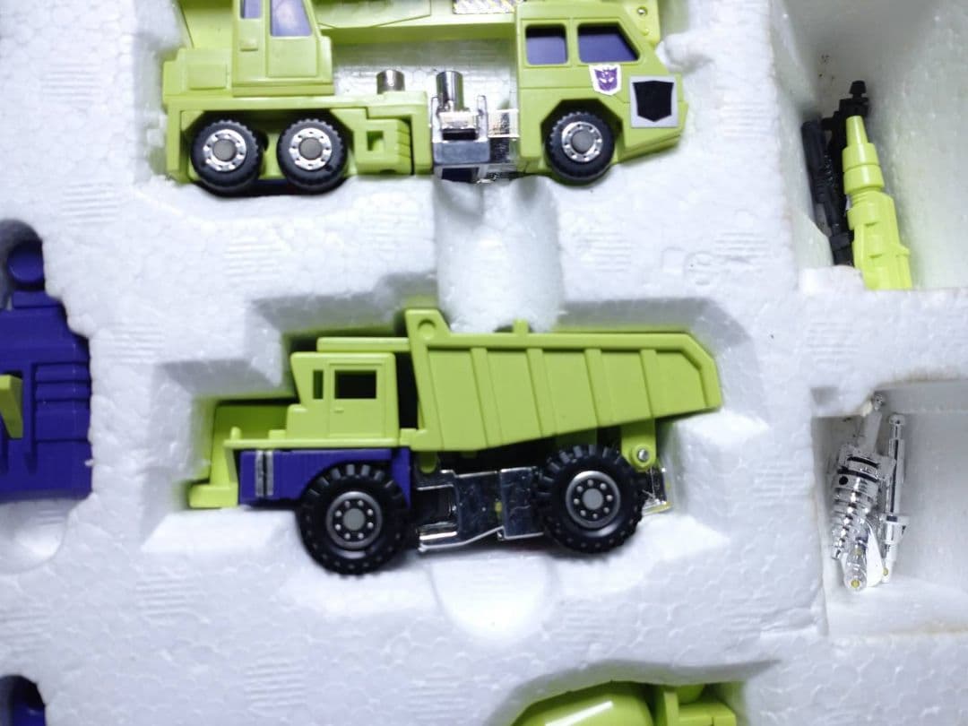 復刻版ではありません!激レア中古品トランスフォーマービルドロン巨人兵デバスター