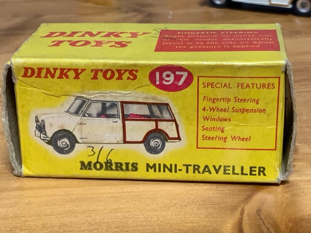DINKY TOYS 197 MORRIS MINI-TRAVELLER 箱付き