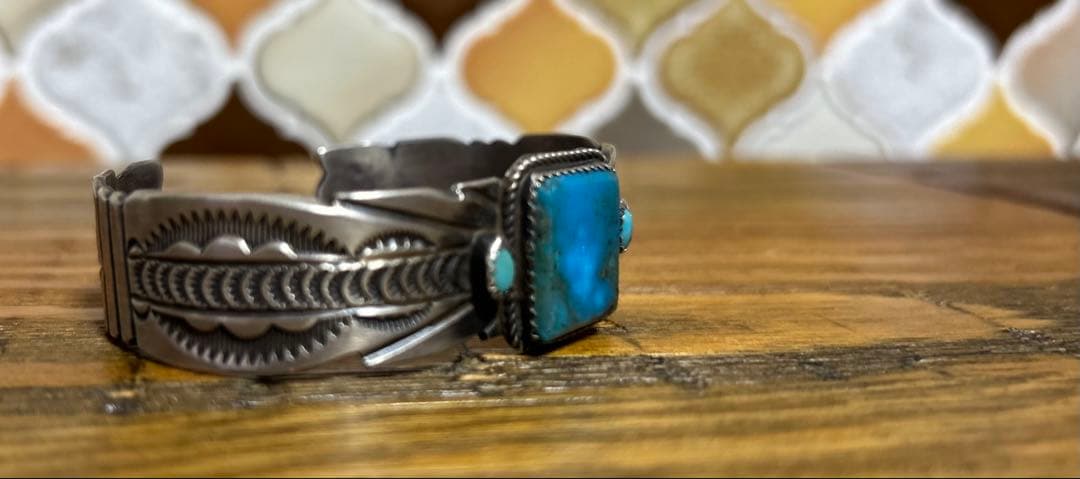 ナバホ　NAVAJO ビンテージ　バングル　シルバーブレスレット　ターコイズ