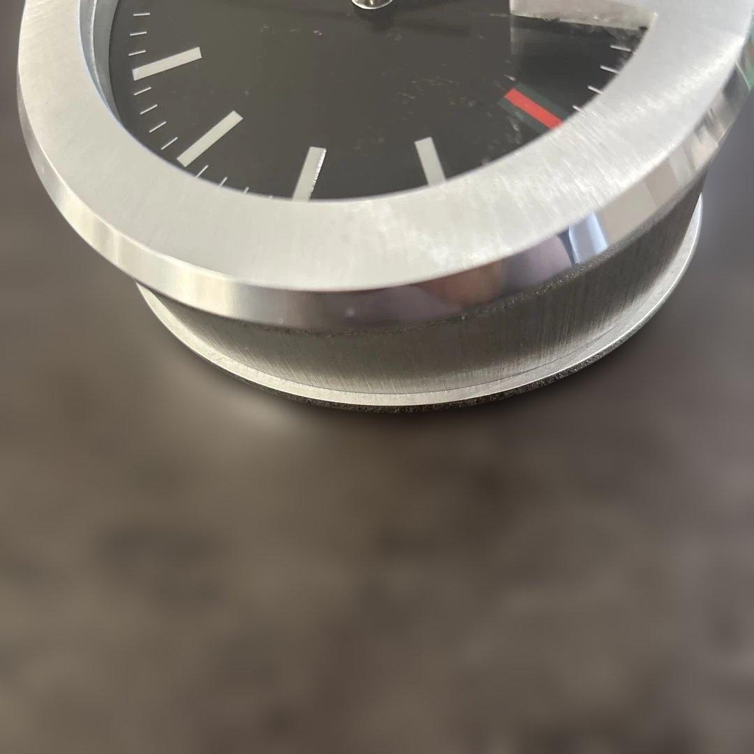 GUCCI ラウンド型置時計 210ブラック/シルバー　ジャンク品