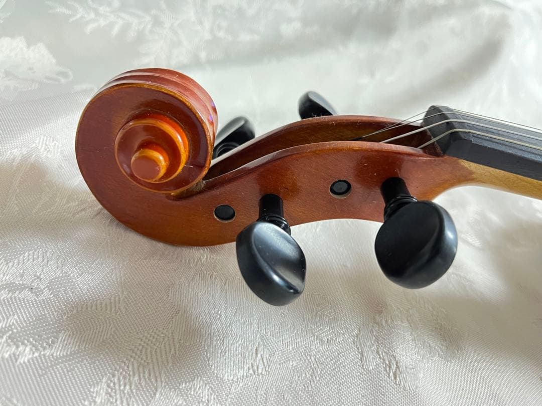 バイオリン　スズキ　SUZUKI 鈴木　楽器を守る丈夫なハードケース付き