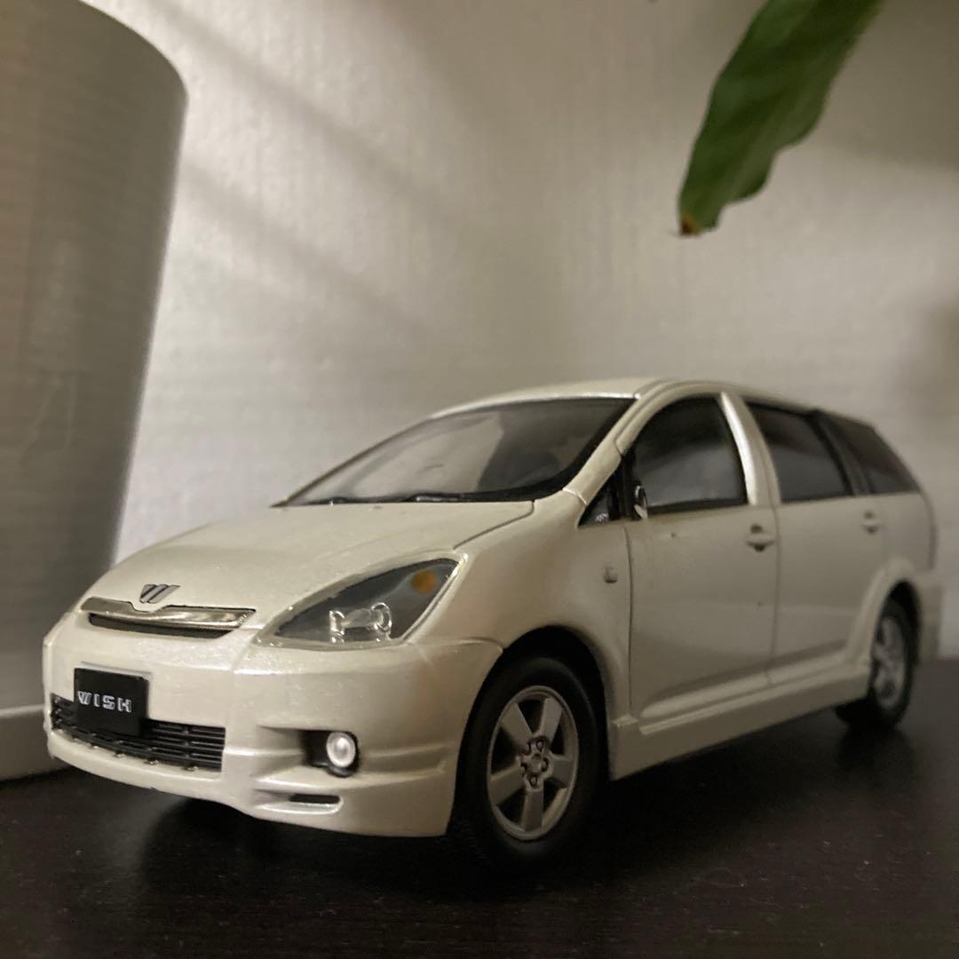 トヨタ　ウィッシュ WISH カラーサンプル 1/24 ホワイト