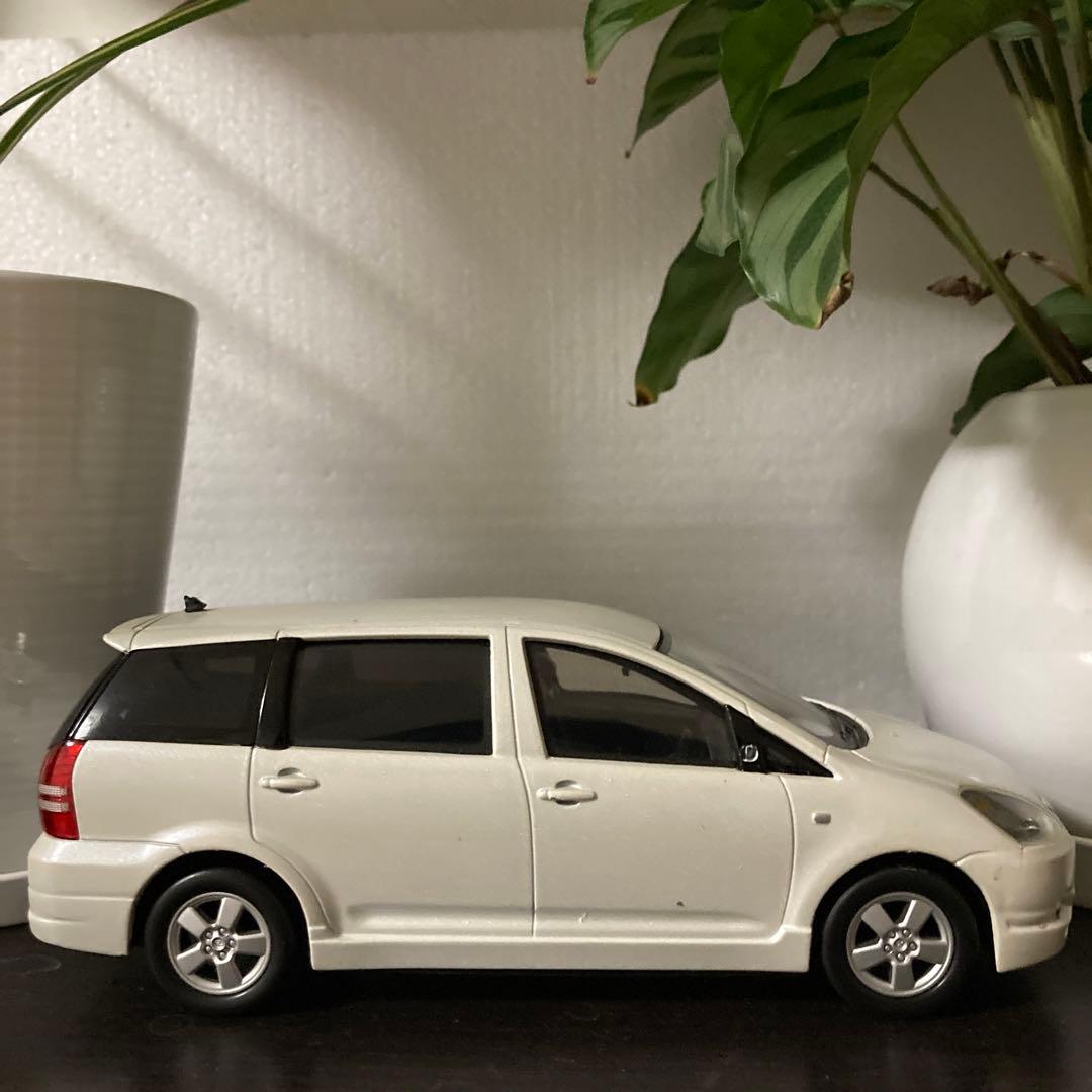 トヨタ　ウィッシュ WISH カラーサンプル 1/24 ホワイト