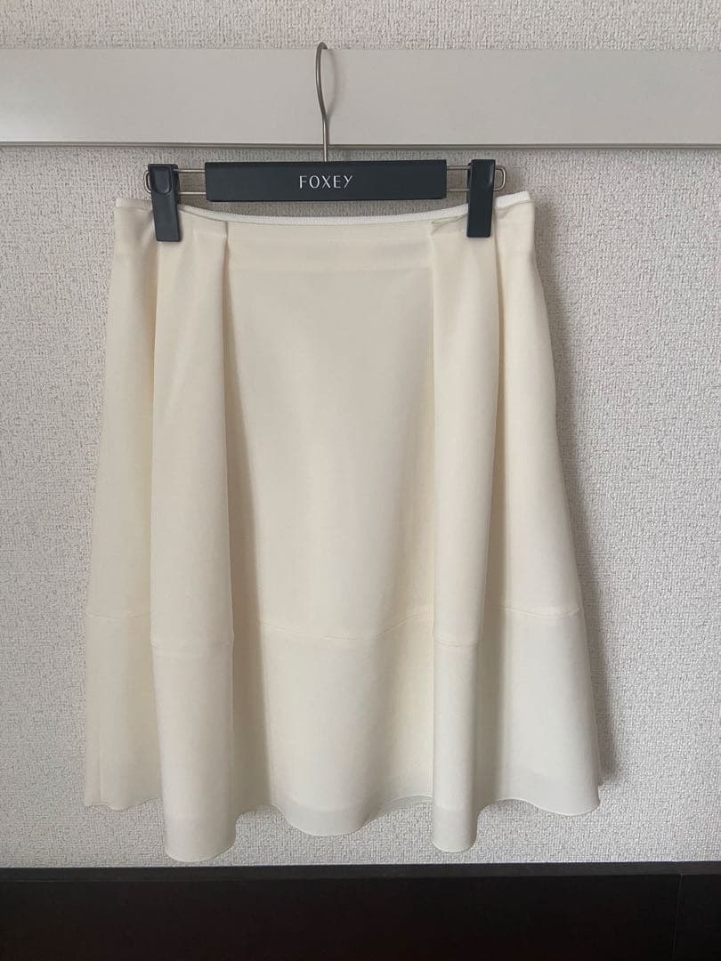 FOXEY アイボリー　スカート