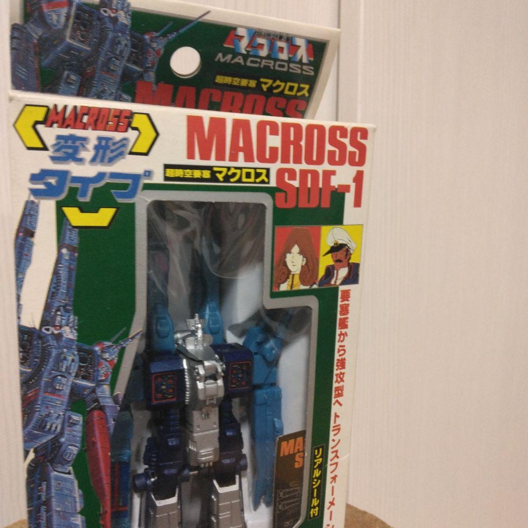 タカトク　超時空要塞マクロス SDF-1 変形タイプ　ロボット　シール付き