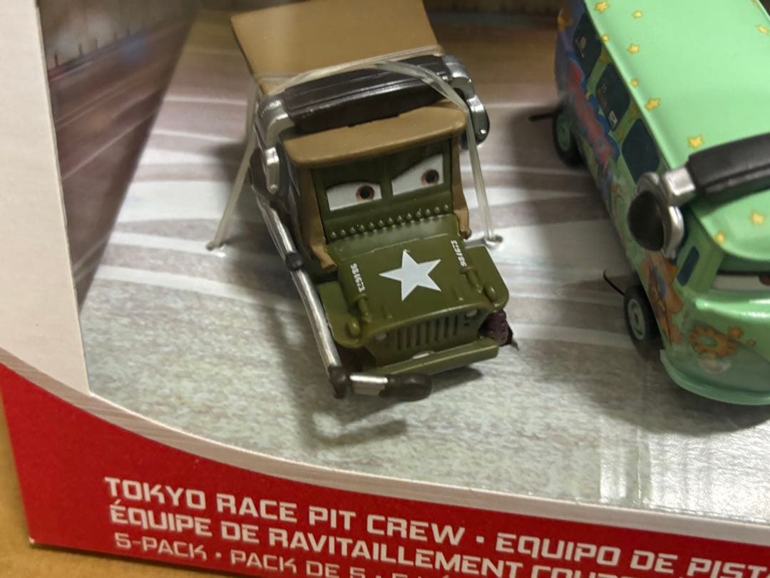 tokyo race pit crew 5台セット　カーズ　マテル