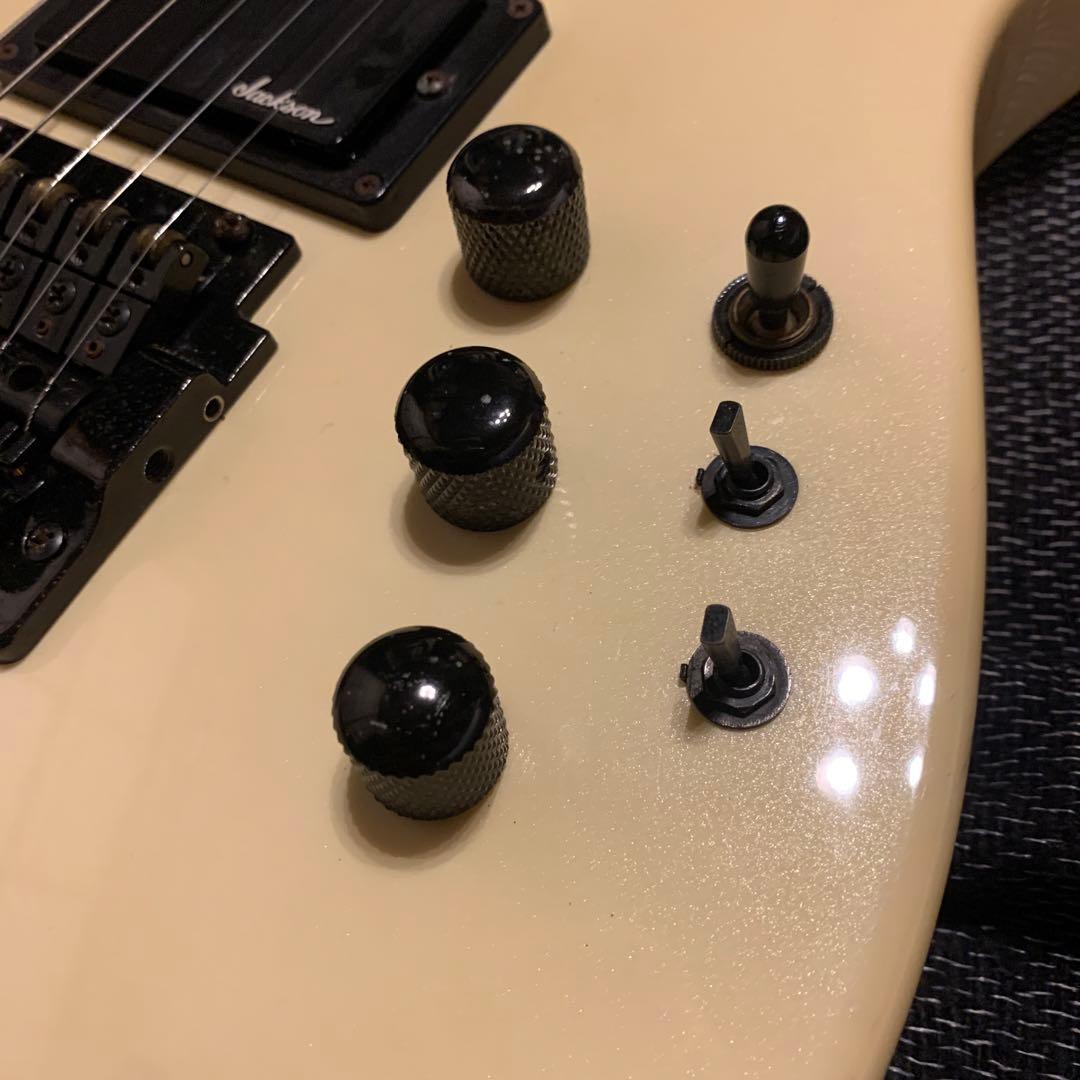 1986年Charvel JACKSONシャーベルMODEL6 ケーラートレモノ