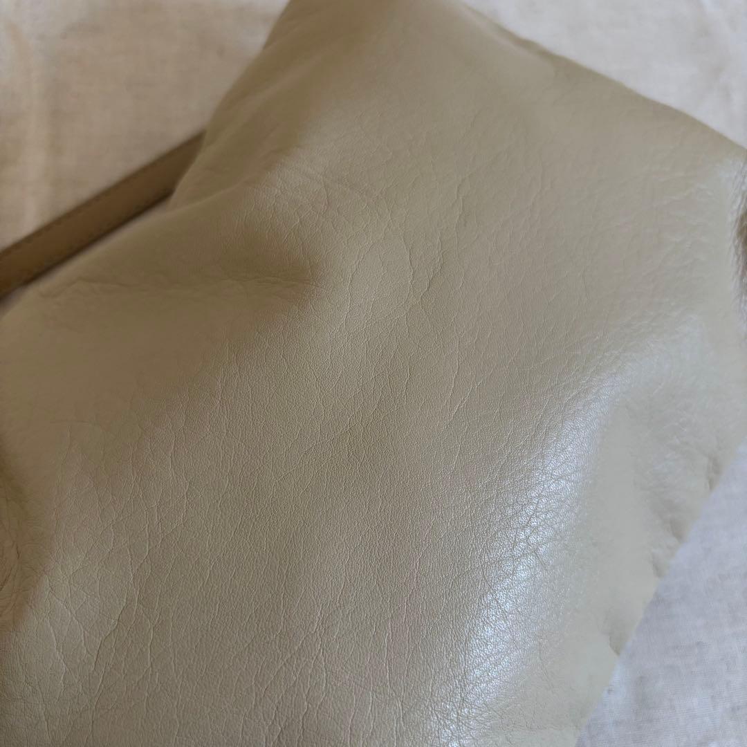 gemeil russet レザーミニショルダーバッグ ベージュ 斜め掛けバッグ