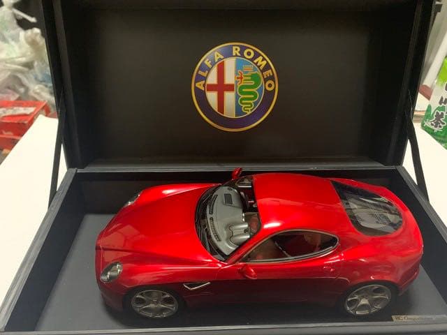 アルファロメオ 8C コンペティチィオーネ 1/18