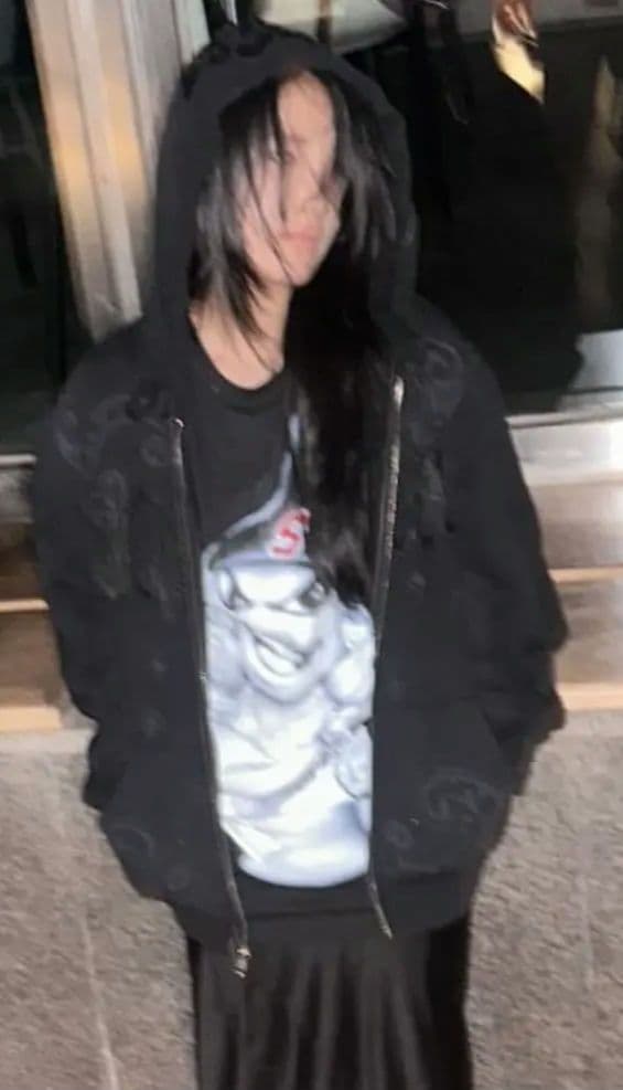 Supreme / man Tee (M) 黒