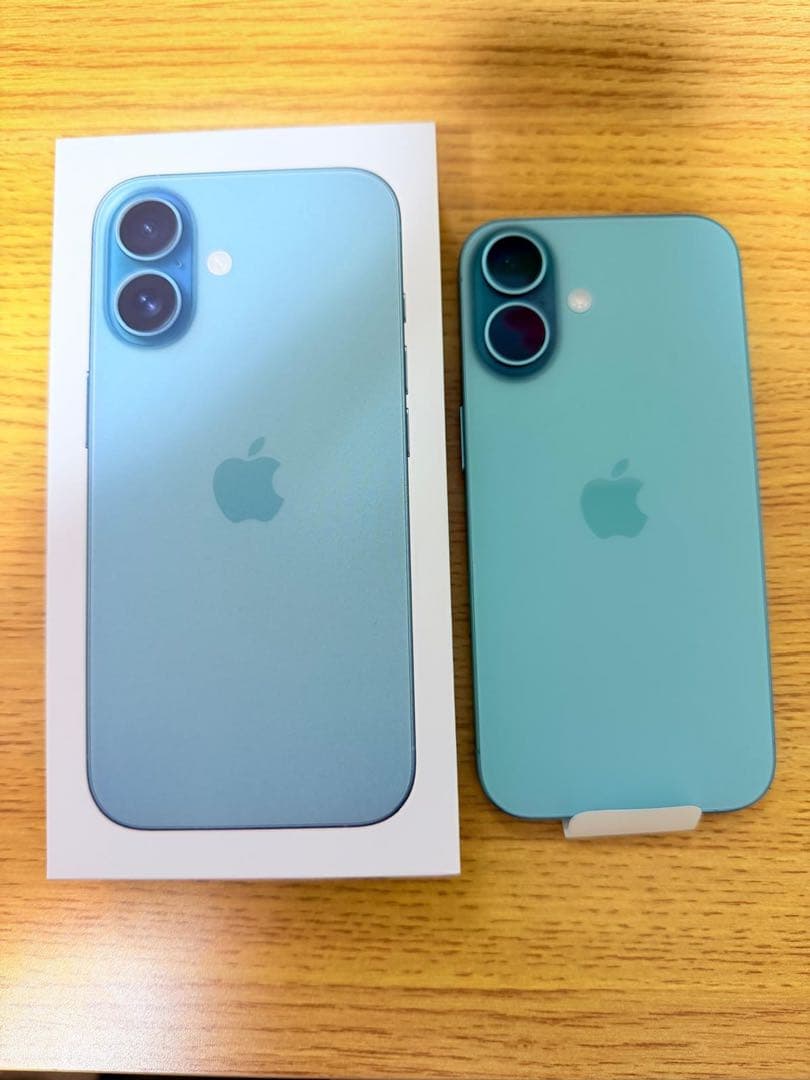 Apple iPhone 16 Tile 本体