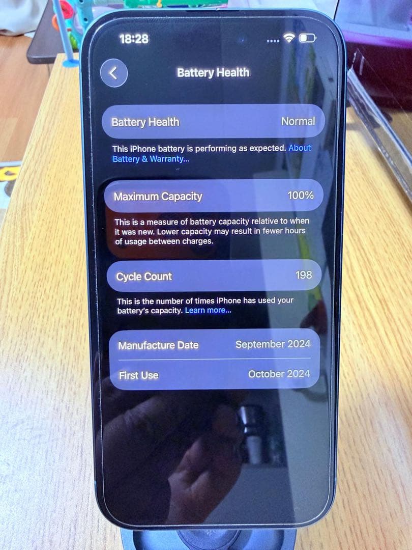 Apple iPhone 16 Tile 本体