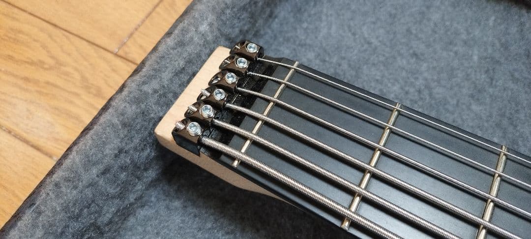 EGO Guitar EGO Bass Mine 6 (ヘッドレス 6弦ベース)