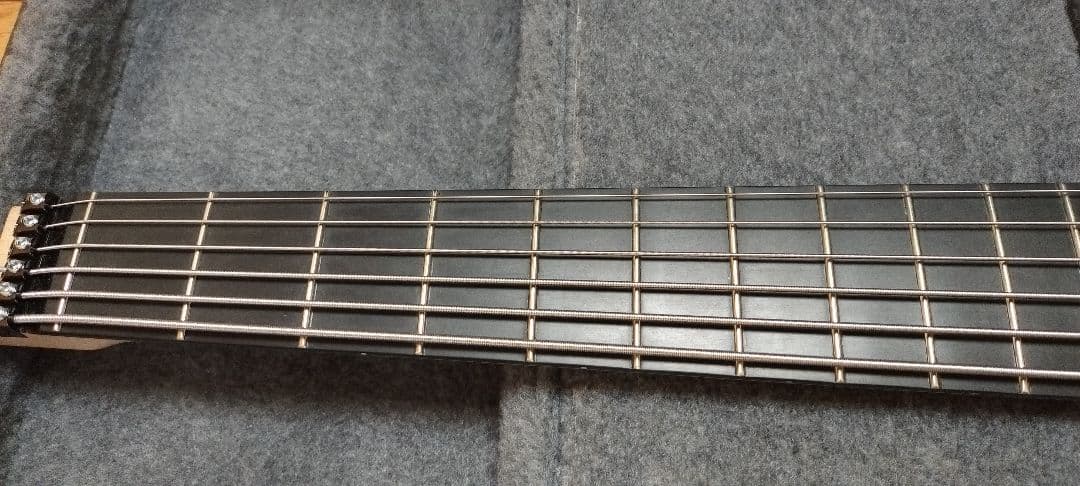 EGO Guitar EGO Bass Mine 6 (ヘッドレス 6弦ベース)