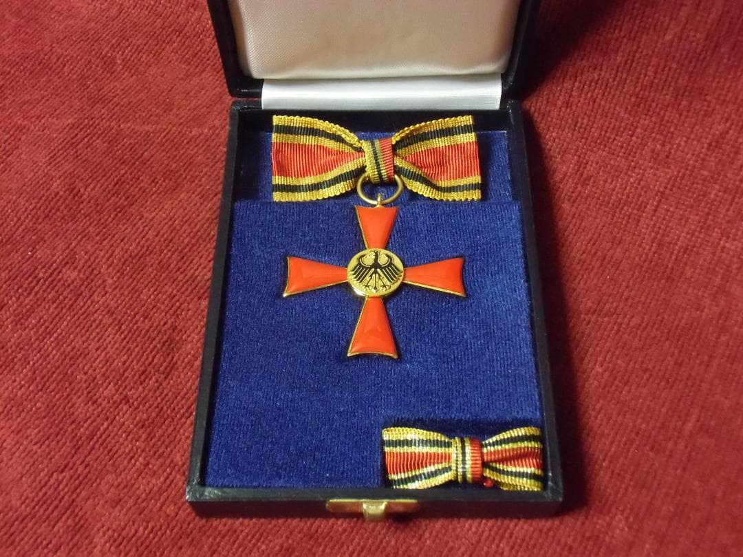 ＢＷドイツ軍/連邦軍＊女性用＊１９５２年＊連邦功労勲章２級（実物）