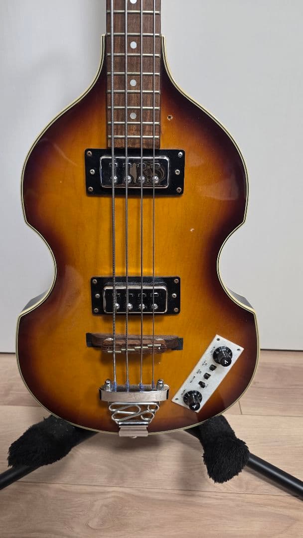 Barclay バイオリンベース