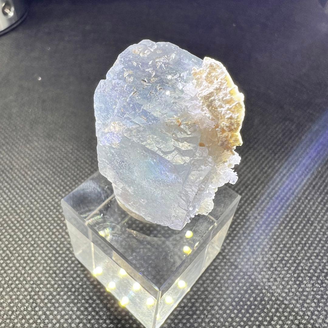 ヤオガンシャン　極めてライトブルー　ほとんどクリアなフローライト